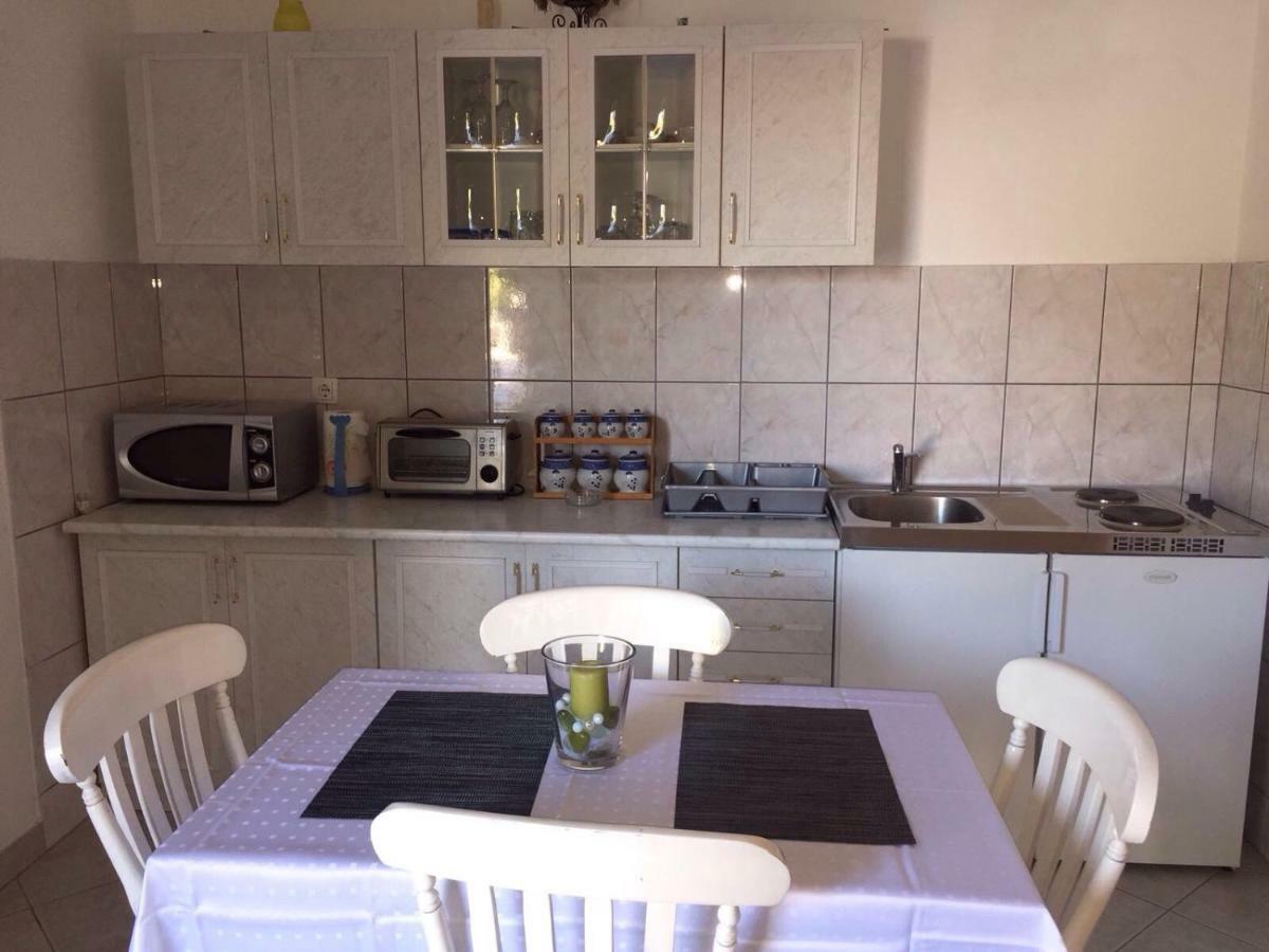 Apartment Antonija Повиле Экстерьер фото